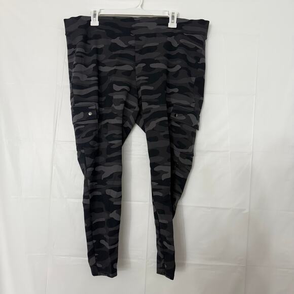 Torrid Full Length Signature Waist Ponte Cargo Legging - Picture 2 of 6